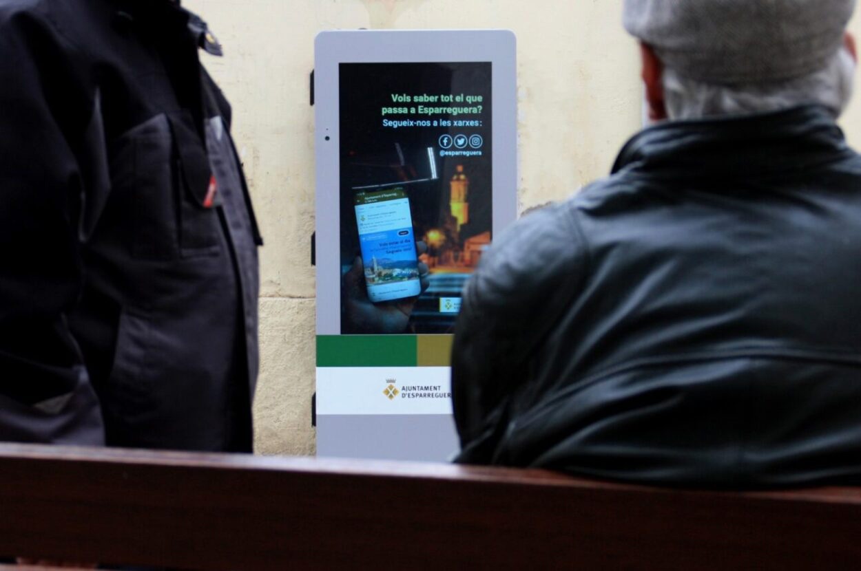 Descobreix com els tòtems interactius milloren la comunicació