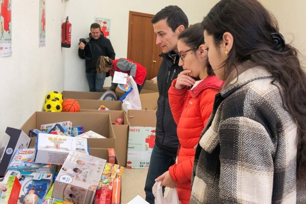 Ubintia celebra un Nadal solidari col·laborant amb la Creu Roja